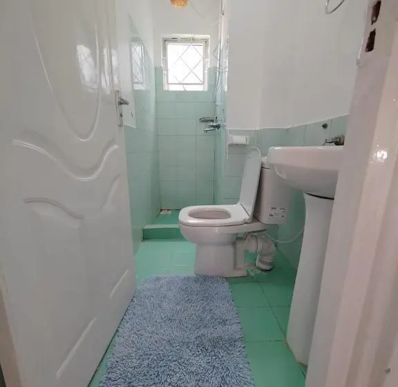 اتاق سوپریور, Saruni Homes