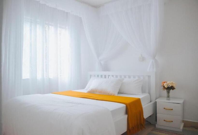 اتاق سوپریور, Saruni Homes