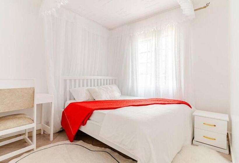 اتاق لوکس, Saruni Homes