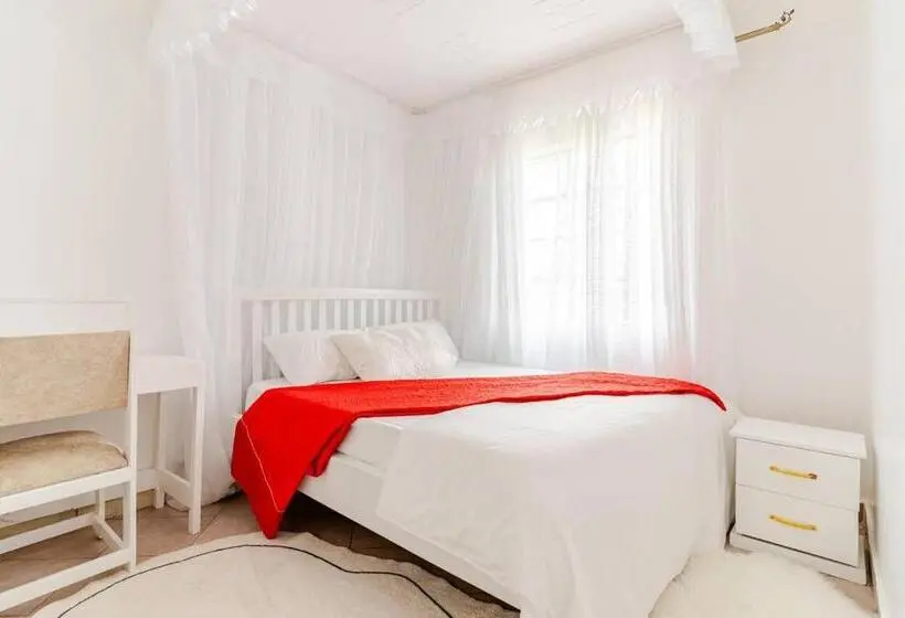 اتاق لوکس, Saruni Homes
