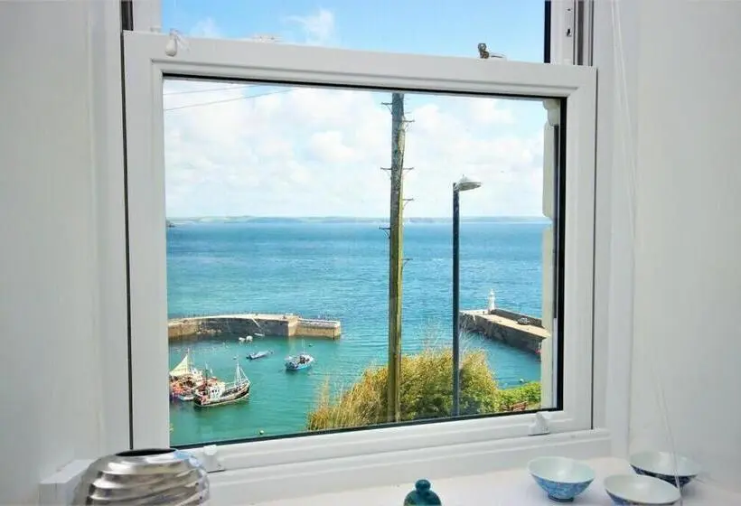 オーシャンビュースタンダードルーム, What A View Mevagissey