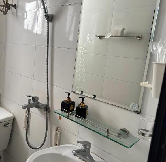 اتاق استاندارد چهار تخته, Hoa Quỳnh 2