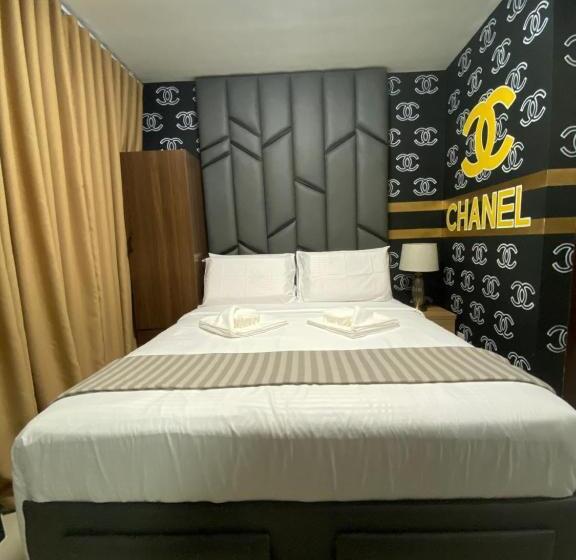 Deluxe Room, Mdm