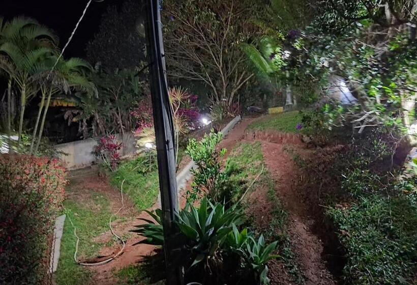 Номер Стандарт, Suíte Casa De Luz Lar Na Serra Quarto 01