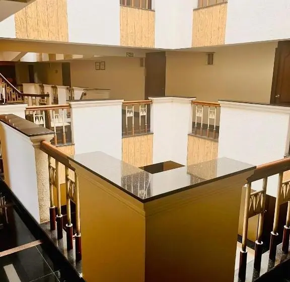 سوییت سوپریور, Joy Suite   Exclusive Private 4 Star Ac Suite Inside Lotus 8 Hotel   3 Min Walk From Cochin Airport