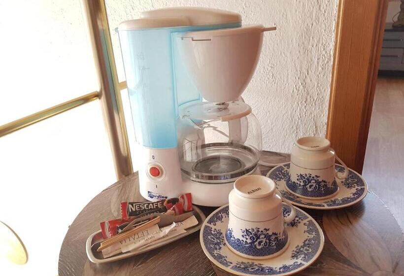 اتاق استاندارد, Guesthouse Roof