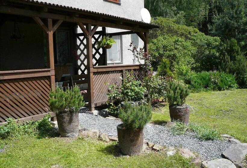 经济型三人房间, Stará škola Třílůžkový Pokoj V Pohodlí A Klidu