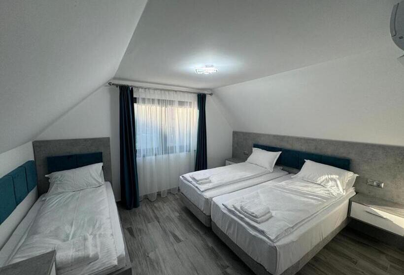 חדר סטנדרט לשלושה, Pensiunea Giulia