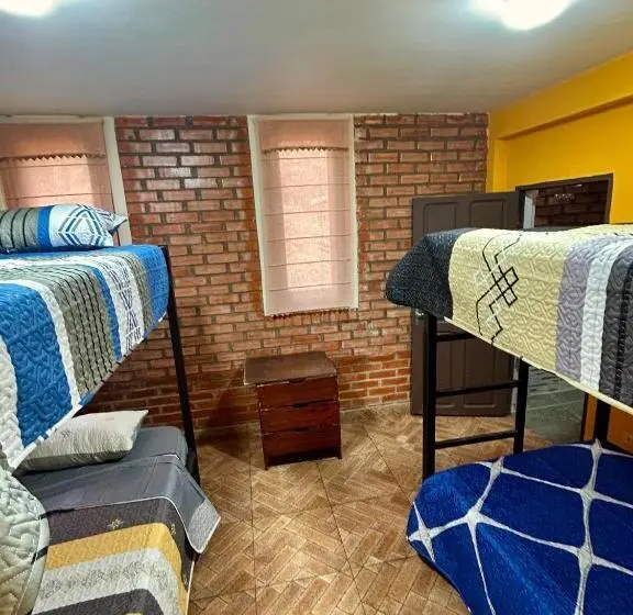تختخواب در اتاق مشترک, Villa Camila Hostel