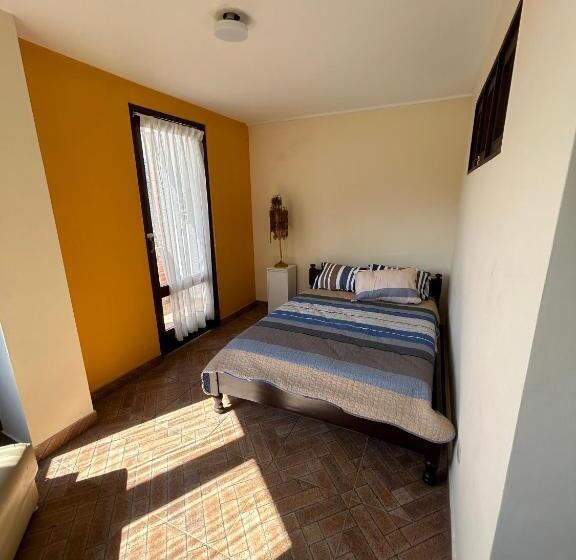 اتاق استاندارد با بالکن, Villa Camila Hostel
