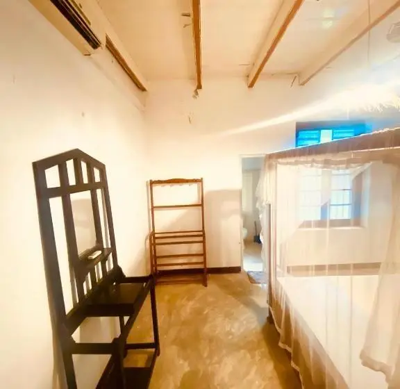 スタンダードルーム, Happy Bunk Hostel Weligama