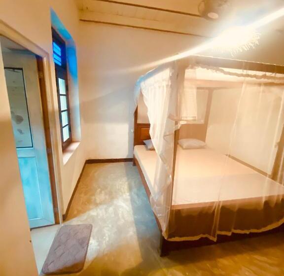 Номер Стандарт, Happy Bunk Hostel Weligama