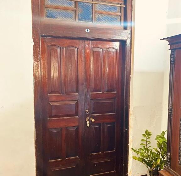 Номер Economy, Happy Bunk Hostel Weligama