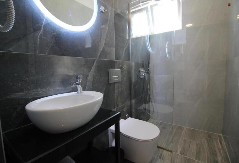 디럭스 룸, Ambra