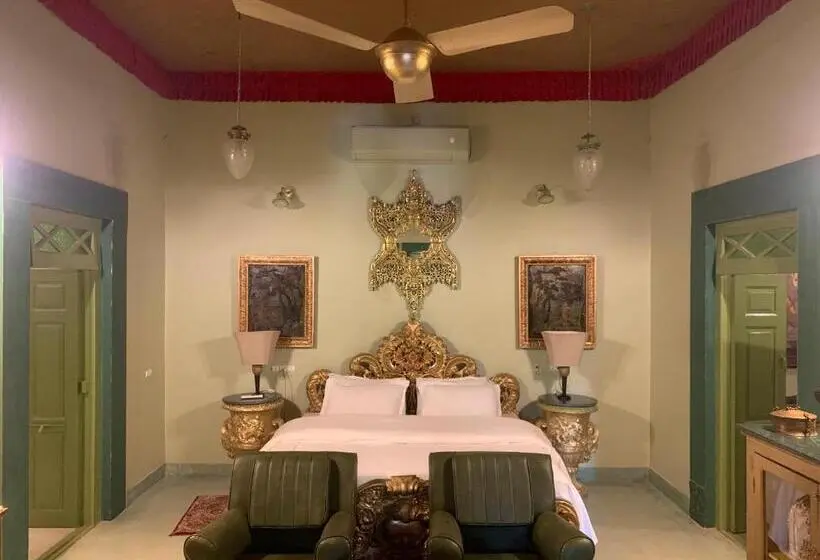 デラックスルーム, Partap Mahal
