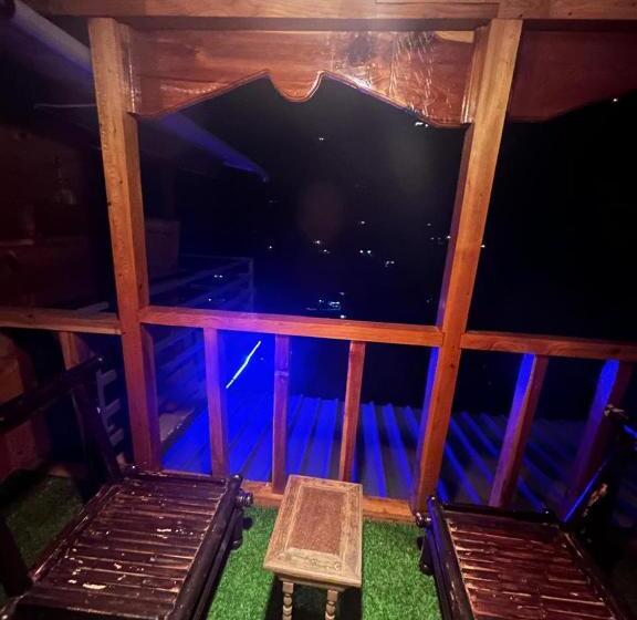 标准间带山景, Zoella