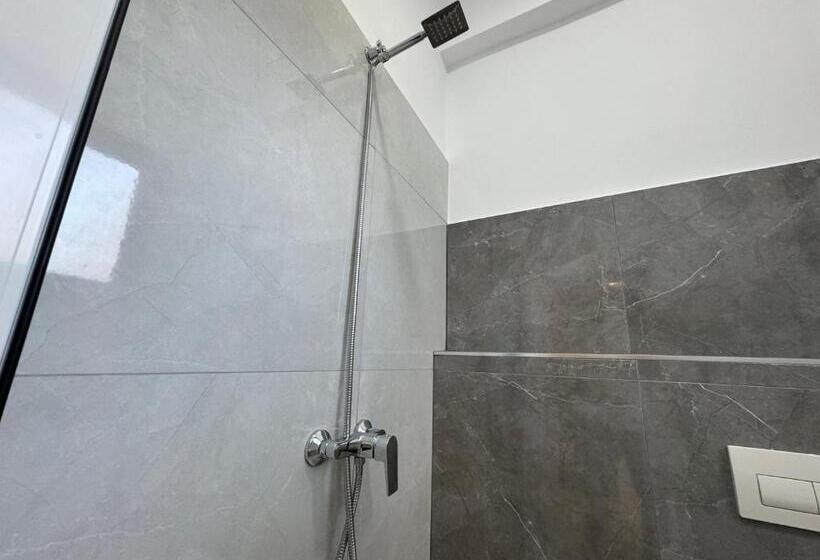 四人标准间, Aloju Rooms