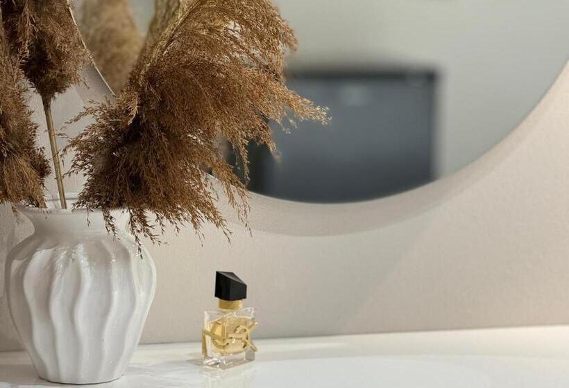 四人标准间, Aloju Rooms