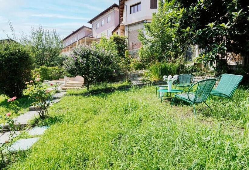 חדר סטנדרט נוף לגינה, Asilo In Barolo