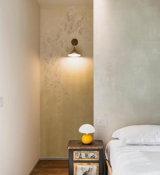 חדר סטנדרט נוף לגינה, Asilo In Barolo