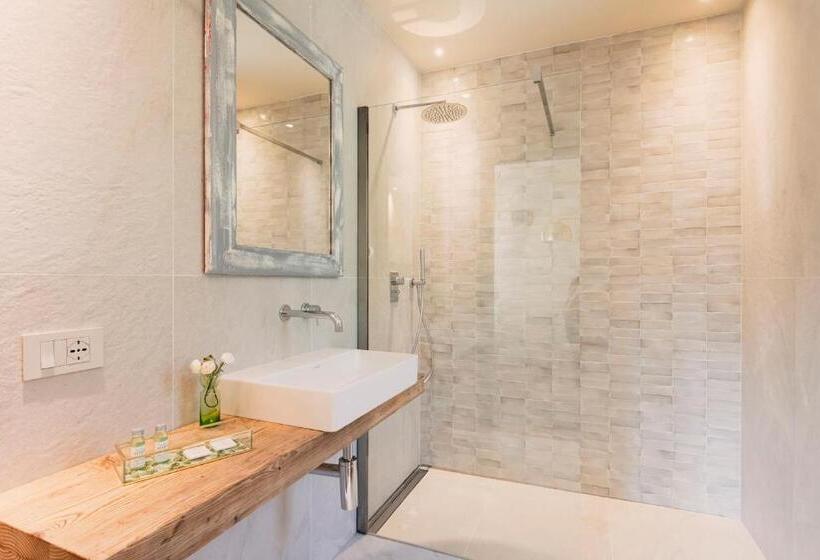 חדר דלוקס נוף לגינה, Asilo In Barolo