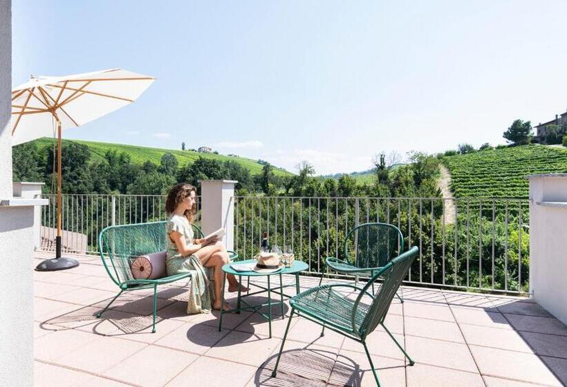 Номер Deluxe с Балконом, Asilo In Barolo