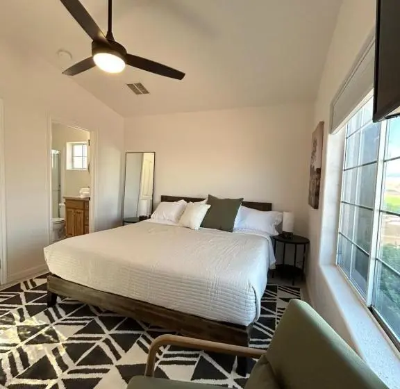 キングサイズベッドのデラックスルーム, Casita By The Palms