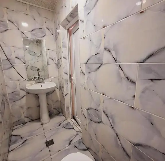 اتاق استاندارد چهار تخته, Our House