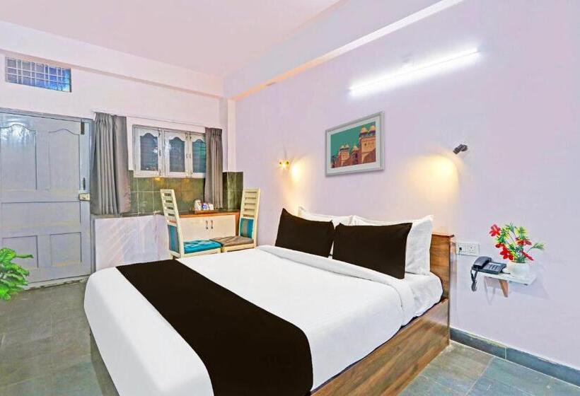 חדר קלאסי לשלושה, Collection O De Alphabet Hotel Umcc
