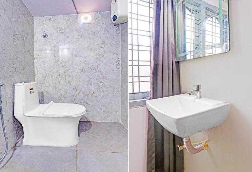 トリプルクラシックルーム, Collection O De Alphabet Hotel Umcc