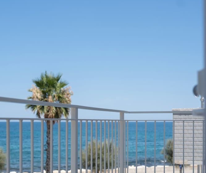 غرفة ديلوكس مطلّة علي البحر مزوَّدة بشُرفة, Leluan Bed And Breakfast