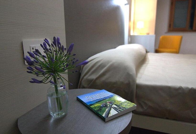 اتاق استاندارد سه نفره, Giuliani Rooms