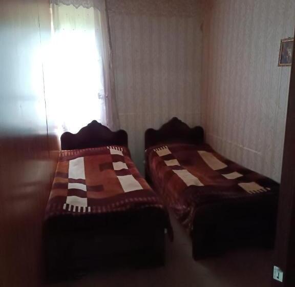 اتاق استاندارد با سرویس بهداشتی مشترک, Guest House Cafe Nita