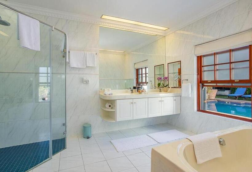 اتاق لوکس با تخت بزرگ, Franschhoek Manor Luxury Boutique Guesthouse