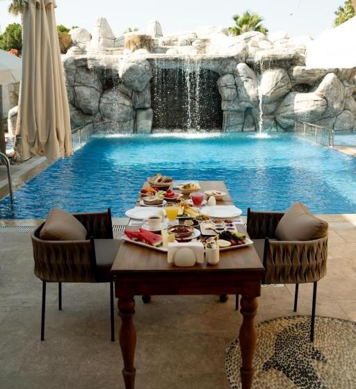 Семейный Номер, Five Diamonds Hotels