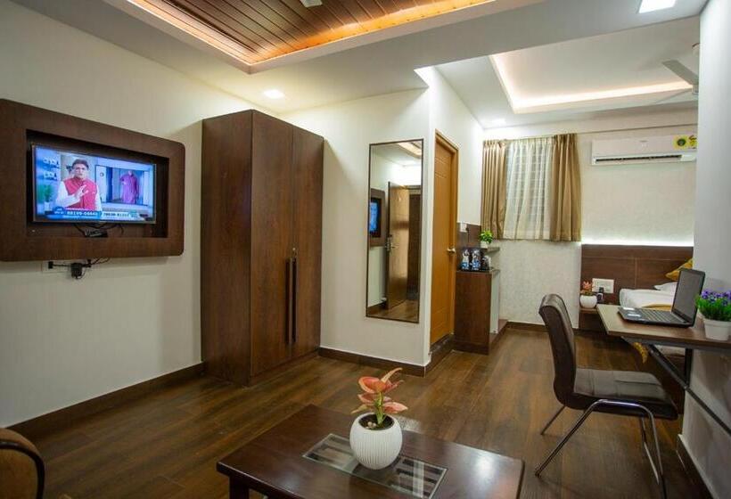 带大床的标准间, Ellegant Inn