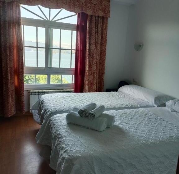 اتاق استاندارد با چشم‌انداز دریا, Hostal Cafeteria Chocolate & Menta Redondela