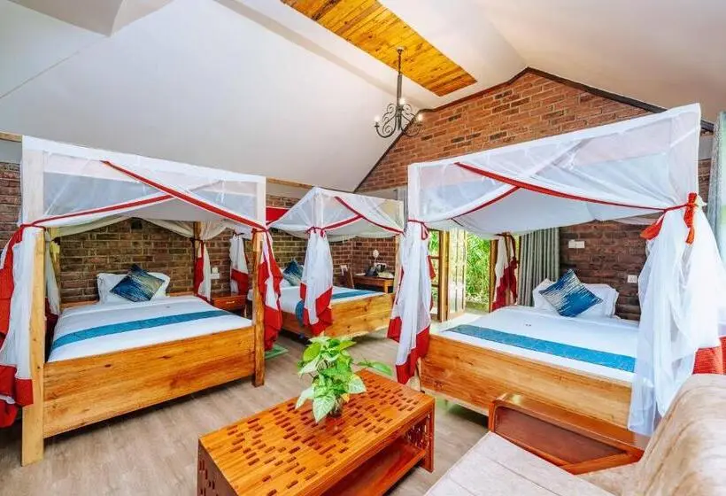 اتاق استاندارد سه تخته با چشمانداز باغ, Under The Shade Safari Lodge