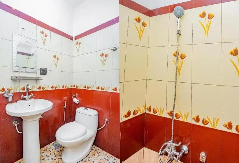 اتاق کلاسیک سه تخته, Oyo 821 Hotel Gauri