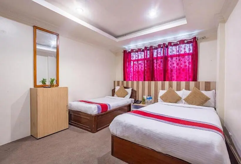اتاق کلاسیک سه تخته, Oyo 821 Hotel Gauri