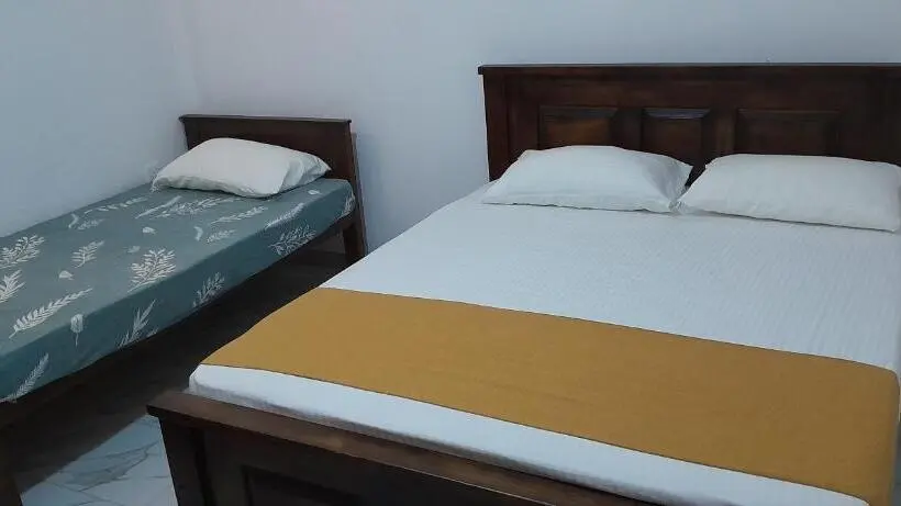 デラックストリプルルーム, Lake Wind Villa Anuradhapura