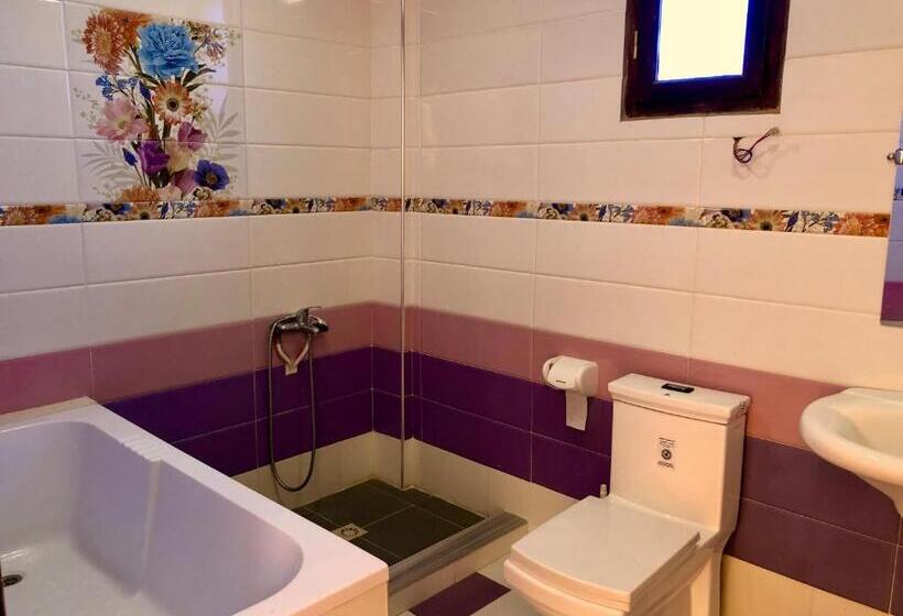 اتاق استاندارد سه نفره, Le Garden Ghardaia