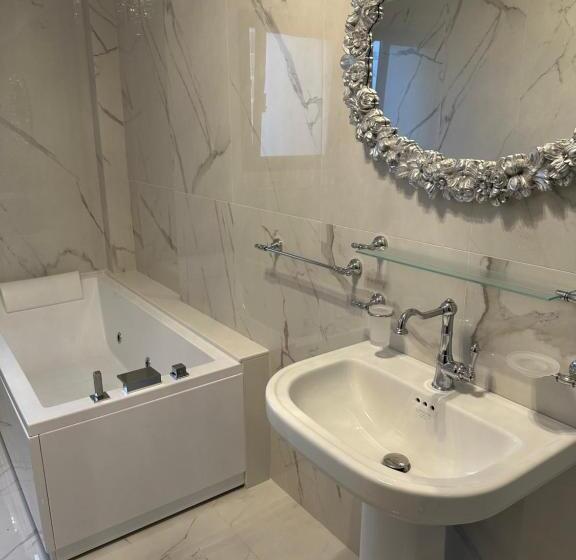 חדר דלוקס לארבעה, Castlehawk Resort