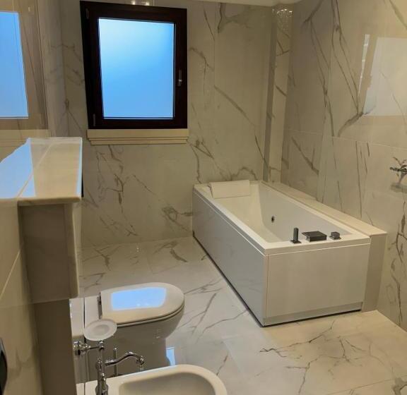 Четырехместный Номер Deluxe, Castlehawk Resort