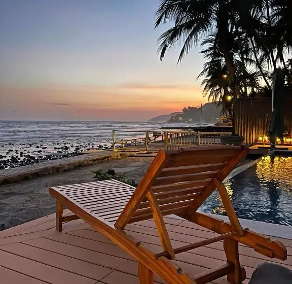 ガーデンビュースタンダード４ベッドルーム, Almare Zonte   Beachfront Glamping