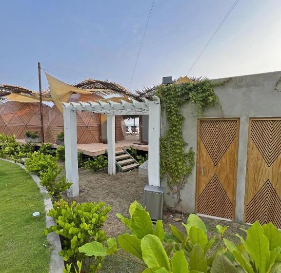 خانه 1 خوابه, Almare Zonte   Beachfront Glamping