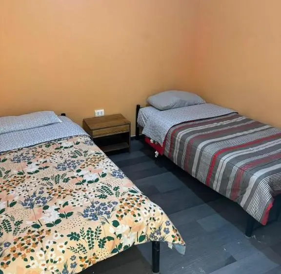 اتاق استاندارد با سرویس بهداشتی مشترک, Habitacion Con Baño Compartido