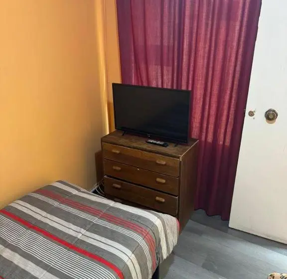 اتاق استاندارد با سرویس بهداشتی مشترک, Habitacion Con Baño Compartido
