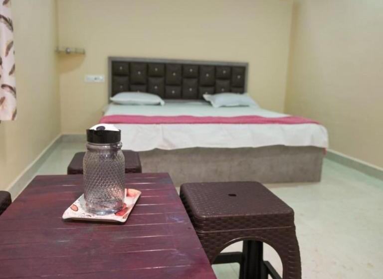 חדר סטנדרט עם מיטת קינג, Kanti Farms Badlapur