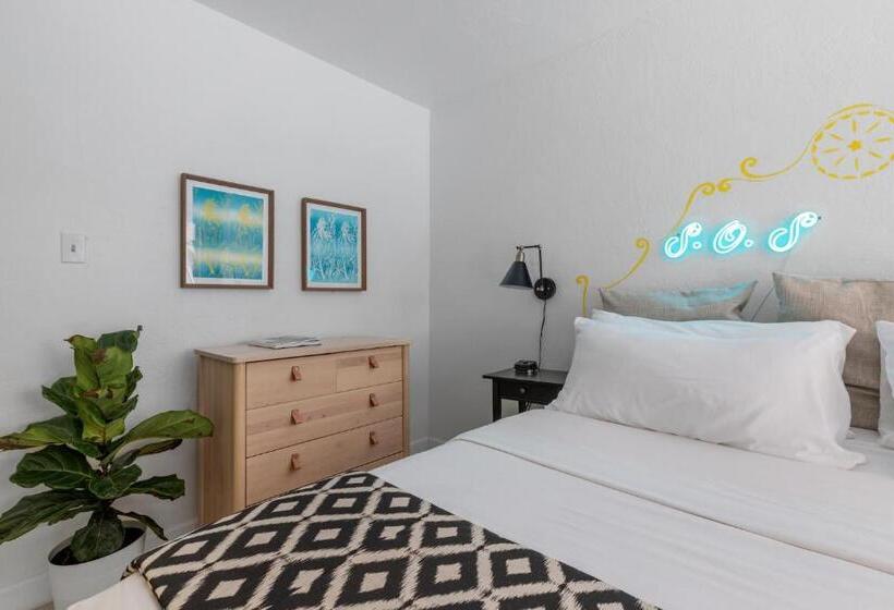 带1个卧室的别墅, Poolside Architectural Escape Stunning Views